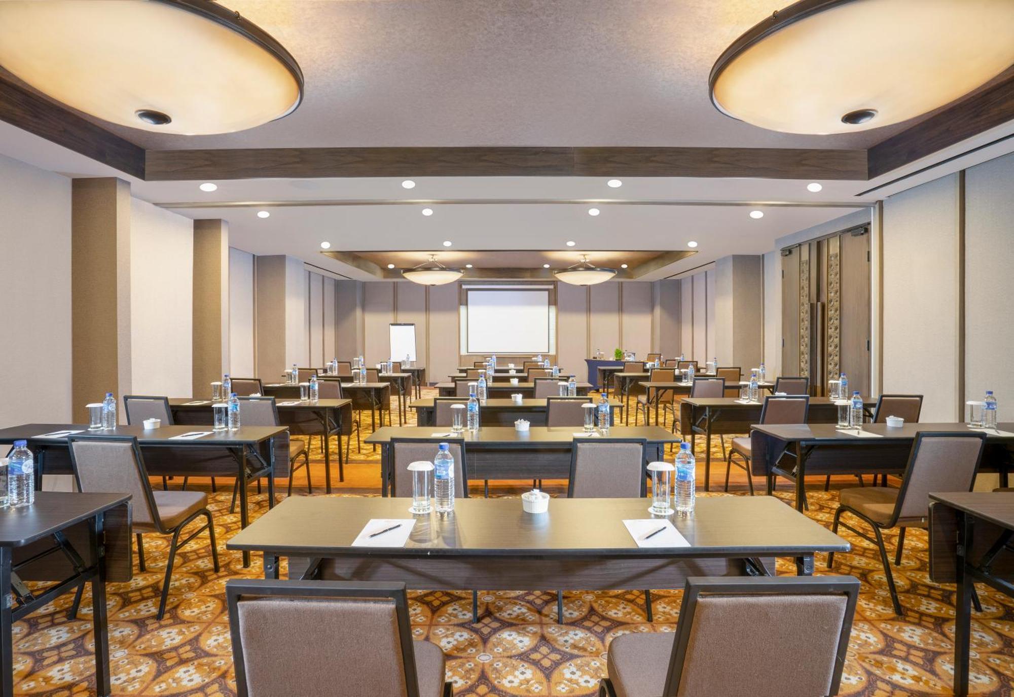 Swiss-Belhotel Airport Yogyakarta Bagian luar foto