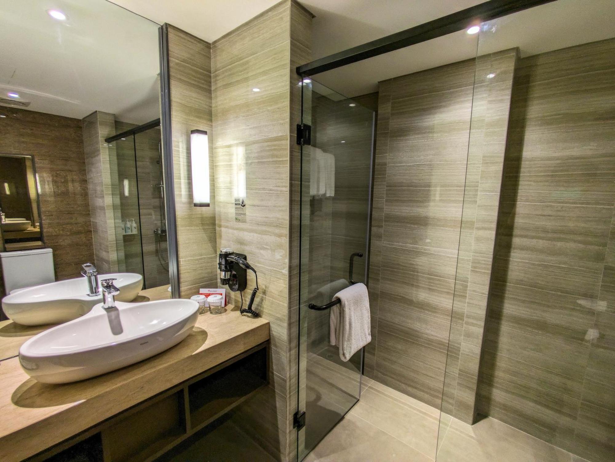 Swiss-Belhotel Airport Yogyakarta Bagian luar foto