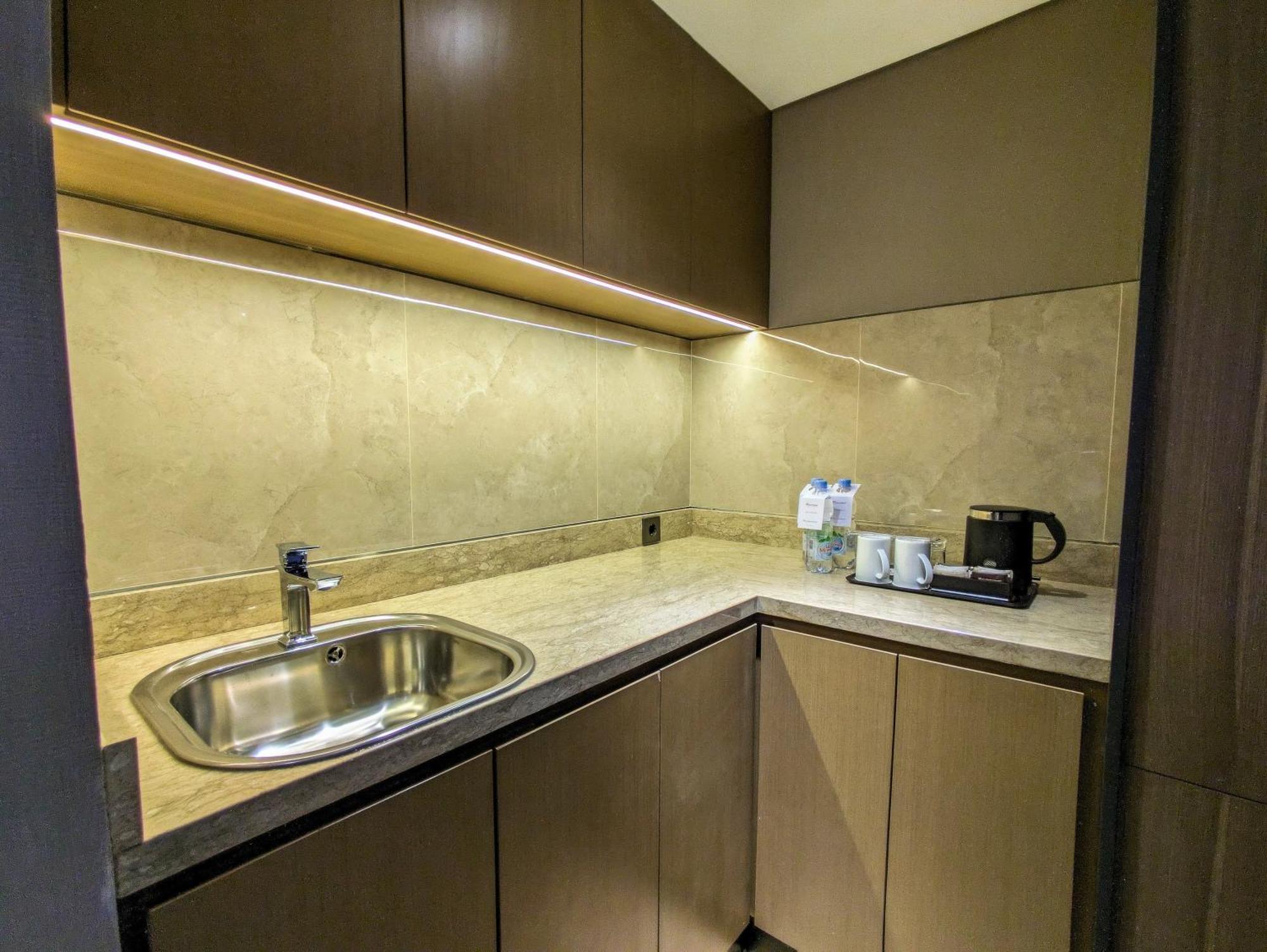 Swiss-Belhotel Airport Yogyakarta Bagian luar foto