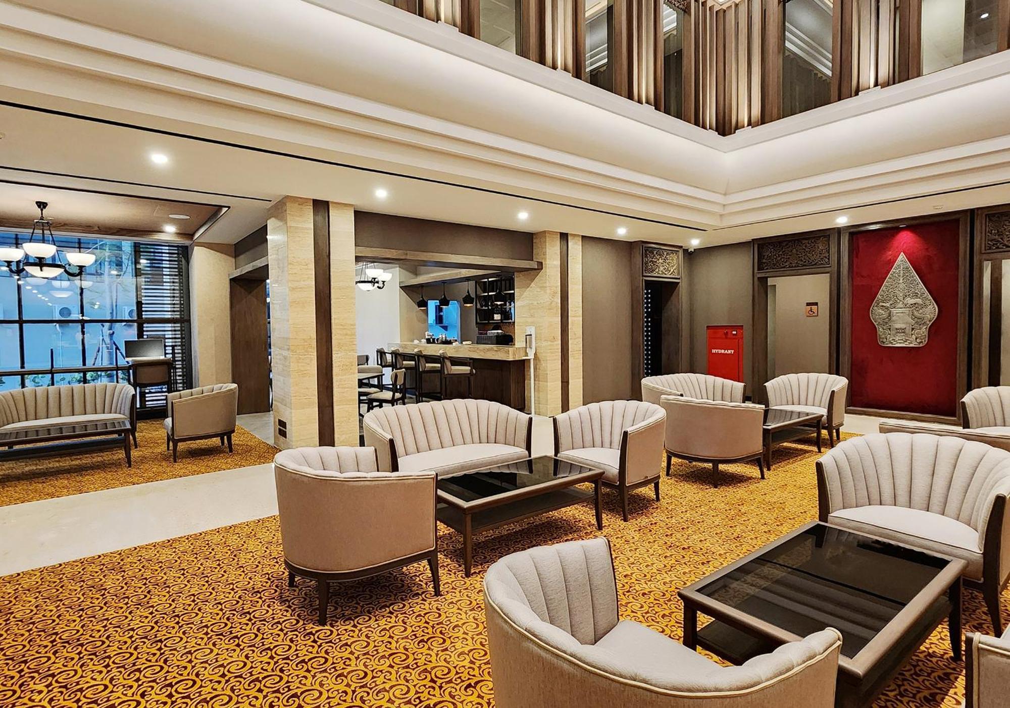 Swiss-Belhotel Airport Yogyakarta Bagian luar foto